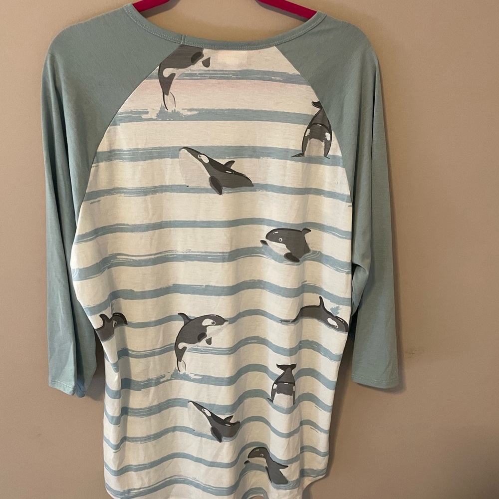 Lularoe Randy Baseball Tee - Picture 2 of 3